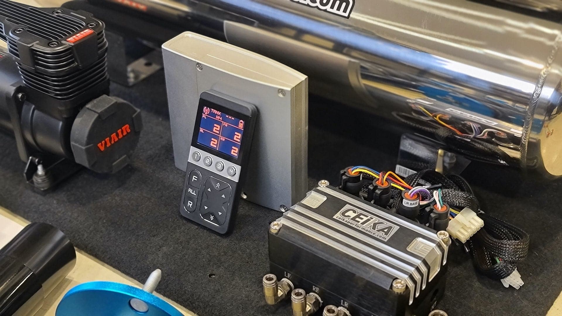 Kit Air Ride CEIKA sur Combinés Filetés AUDI Q7   (16~UP)