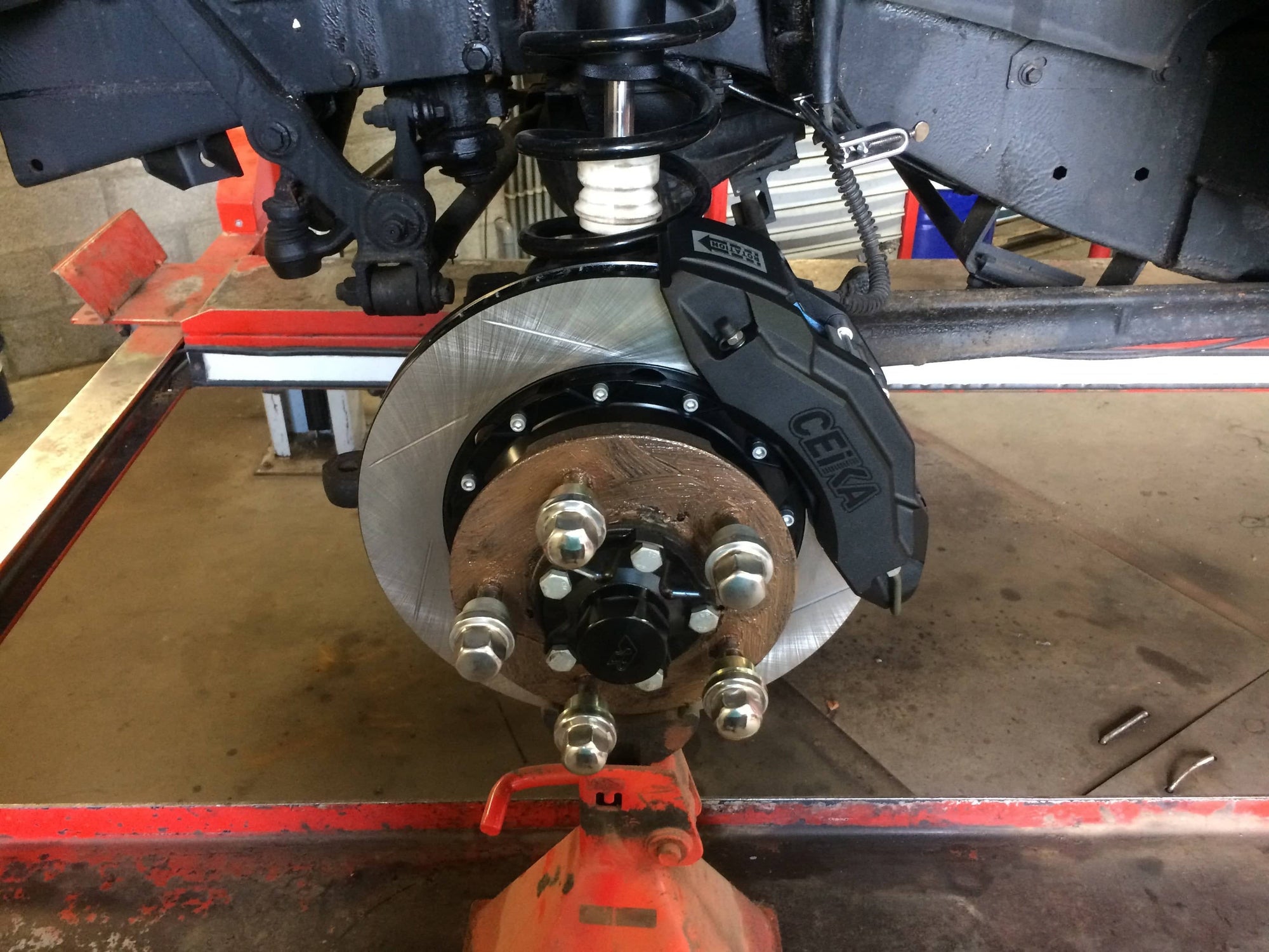 Kit Gros Freins CEIKA Sur-Mesure Land Rover Defender (90~15) - ceikaperformance